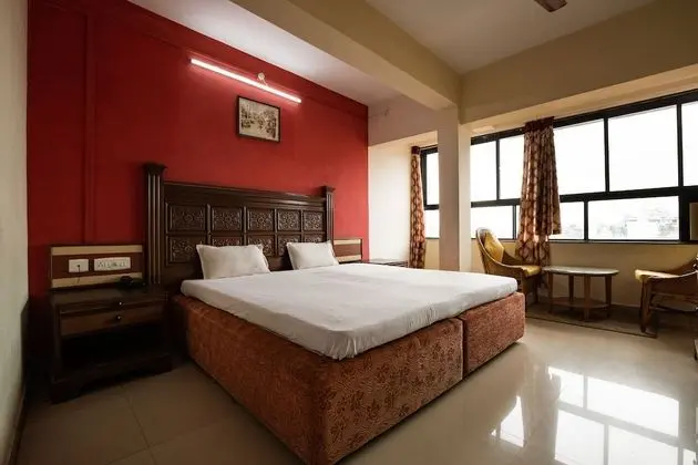 SPOT ON 6991 Hotel Poonam