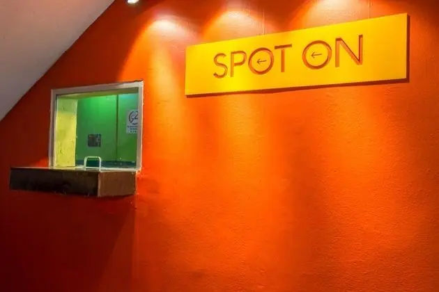 SPOT ON 89788 Musafir Transit Hotel - İç Mekan