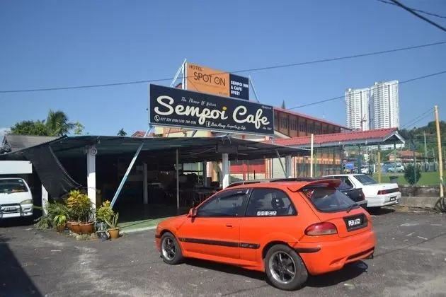 SPOT ON 89821 Batu Maung Sempoi Inn And Cafe - Dış Mekan