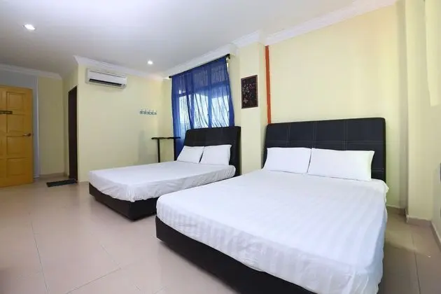 Spot On 89857 Azra Inn (Rumah Tumpangan)