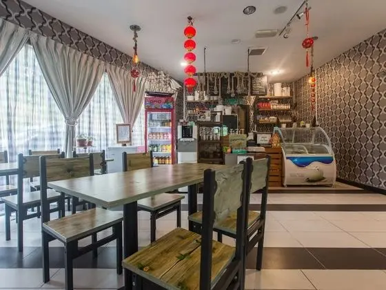 SPOT ON 89858 Rebecca's Homes - Yerinde Yemek