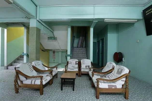 SPOT ON 89989 Wispering Hotel - Lobi