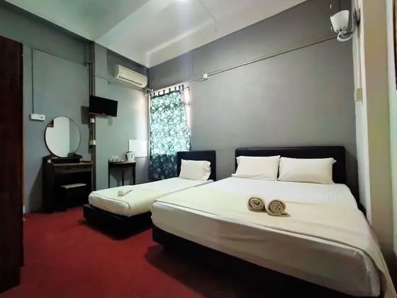 SPOT ON 89994 Rz Gold Hotel