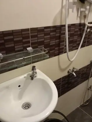 SPOT ON 90065 Bgh Hostel Teras - Banyo Tipleri