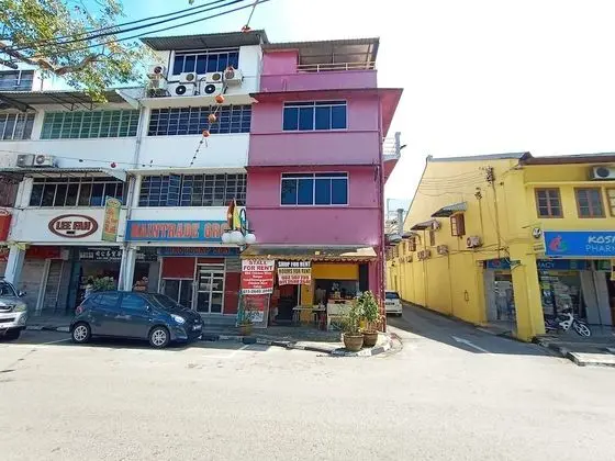 SPOT ON 90119 Bed's Guesthouse