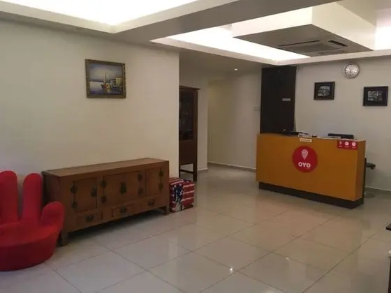 SPOT ON 90139 Hotel Galaxy - Lobi