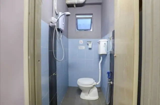 SPOT ON 90449 Bed Station Guest House Do - Banyo Tipleri