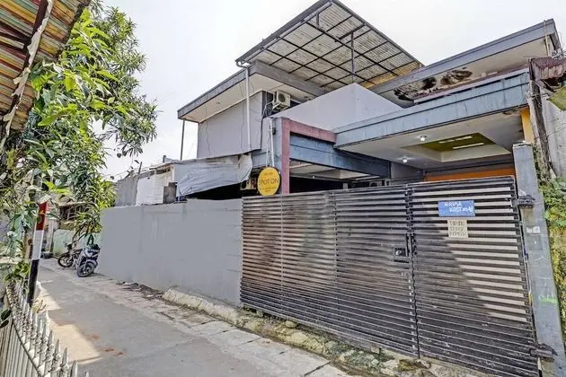 SPOT ON 91330 City Munigar Residence