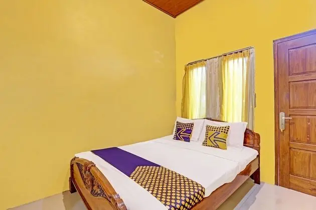 SPOT ON 91337 Pandu Homestay Klaten - Oda