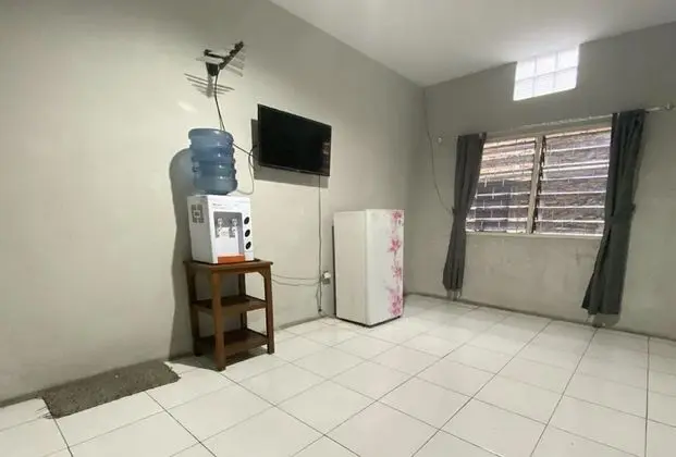 SPOT ON 91343 Kartika Guest House - İç Mekan
