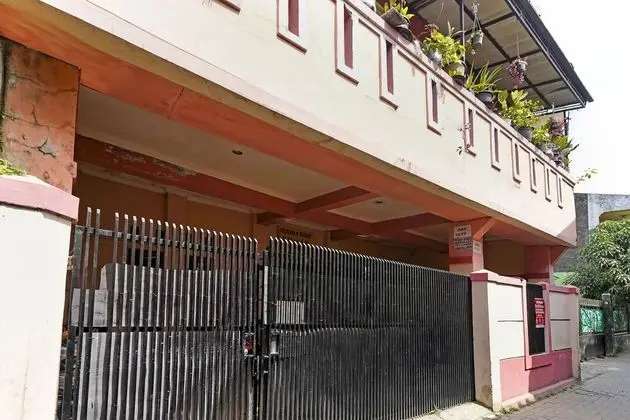 SPOT ON 91367 Rumah Bundo Syariah - Dış Mekan