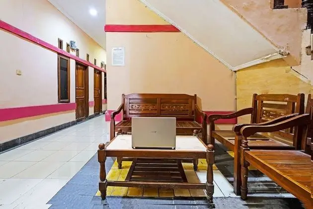 SPOT ON 91367 Rumah Bundo Syariah - Lobi
