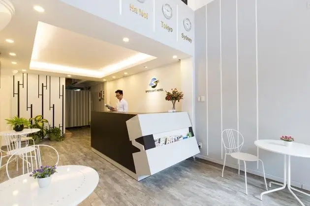 Spotlight Hotel - Lobi