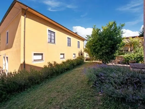 Sprawling Holiday Home in Sarteano With Swimming Pool - Dış Mekan