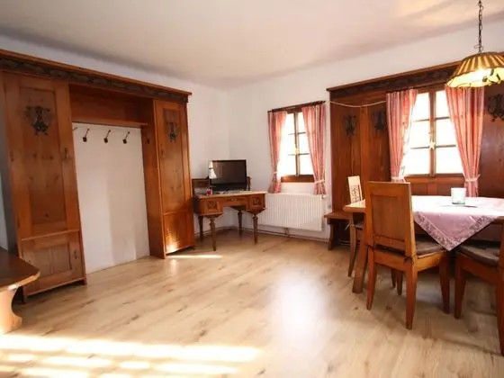 Sprawling Mansion near Ski Area in Salzburg - Yerinde Yemek