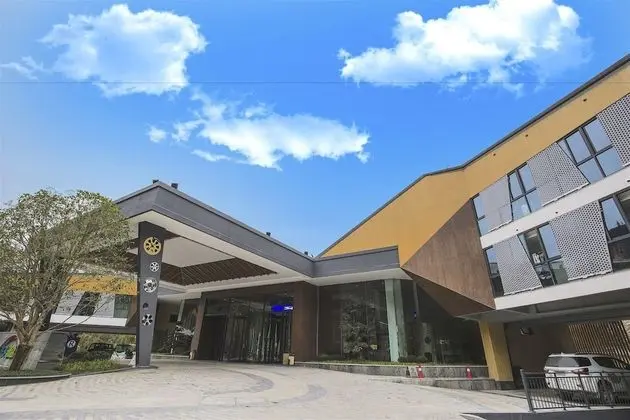 Spring Posh Roadsun International Hotel & Resort - Dış Mekan