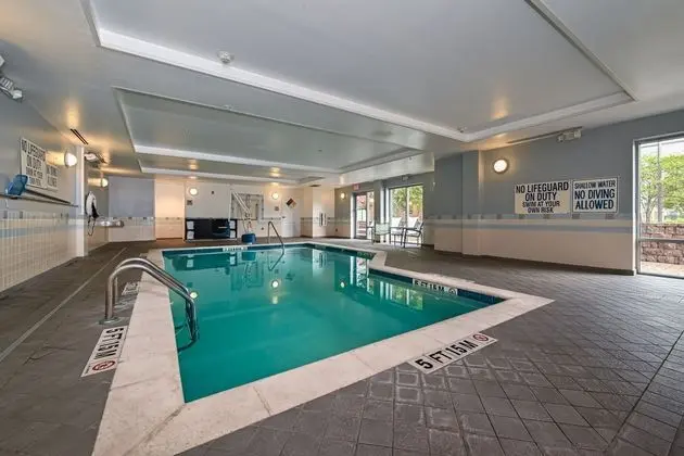 SpringHill Suites Columbia Downtown The Vista - Havuz