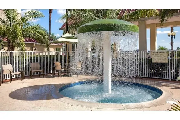 Springhill Suites Convention Ctr Intl Drive Area - Havuz