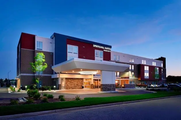 Springhill Suites Grand Rapids West - Dış Mekan