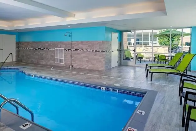 Springhill Suites Grand Rapids West - Havuz