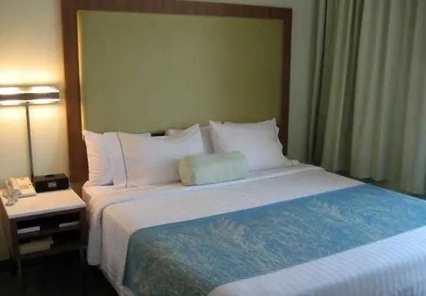 SpringHill Suites Lawrence Downtown - Genel