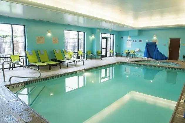 SpringHill Suites Logan - Havuz