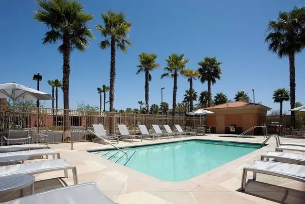 SpringHill Suites Los Angeles LAX/Manhattan Beach - Havuz