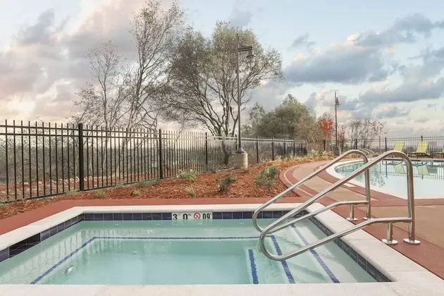 SpringHill Suites by Marriott Auburn - Havuz