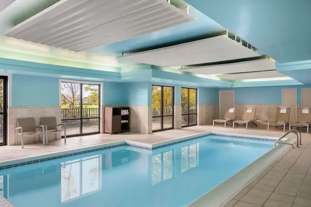 Springhill Suites By Marriott Bolingbrook - Havuz