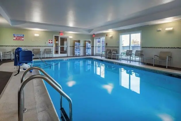 SpringHill Suites by Marriott Boston Devens Common Center - Havuz