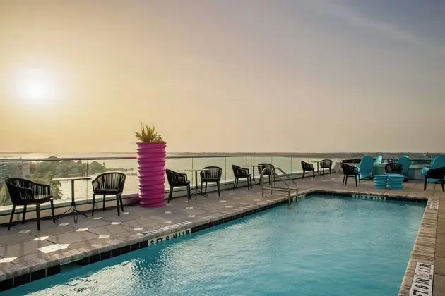 SpringHill Suites by Marriott Bradenton Downtown/Riverfront - Havuz