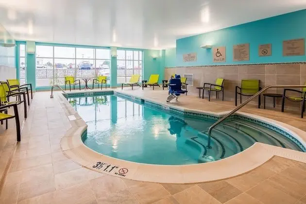 Springhill Suites by Marriott Chambersburg - Havuz