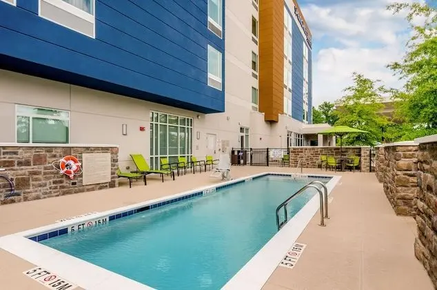 SpringHill Suites by Marriott Charleston Airport & Convention Center - Havuz
