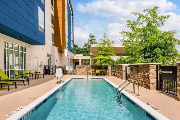 SpringHill Suites by Marriott Charleston Airport & Convention Center - Havuz