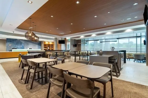 SpringHill Suites by Marriott Charleston Airport & Convention Center - Yerinde Yemek