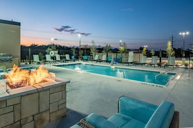 SpringHill Suites by Marriott Dallas McKinney/Allen - Havuz
