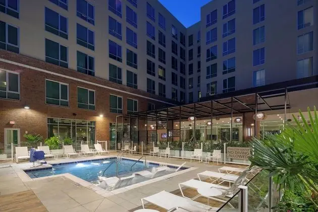 SpringHill Suites by Marriott Greenville Downtown - Havuz