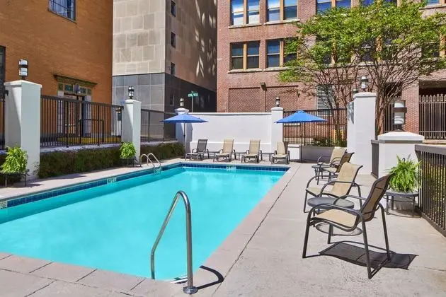 SpringHill Suites Marriott Memphis Downtown - Havuz