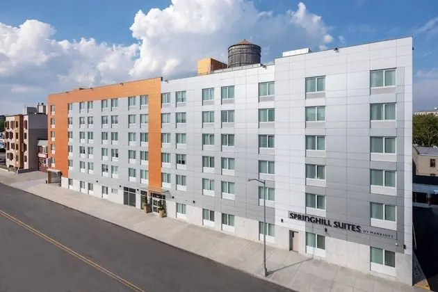 SpringHill Suites by Marriott New York JFK Airport/Jamaica - Dış Mekan