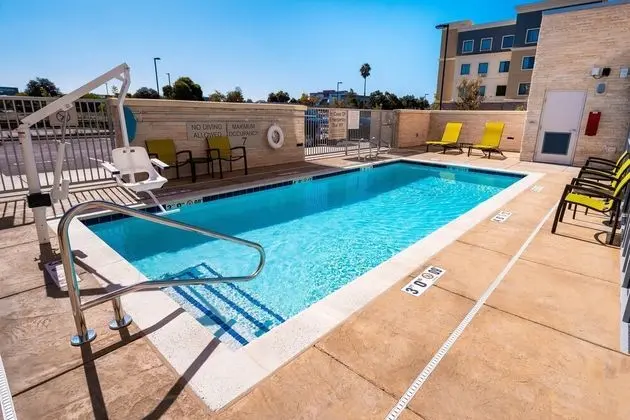 SpringHill Suites by Marriott Newark Fremont - Havuz