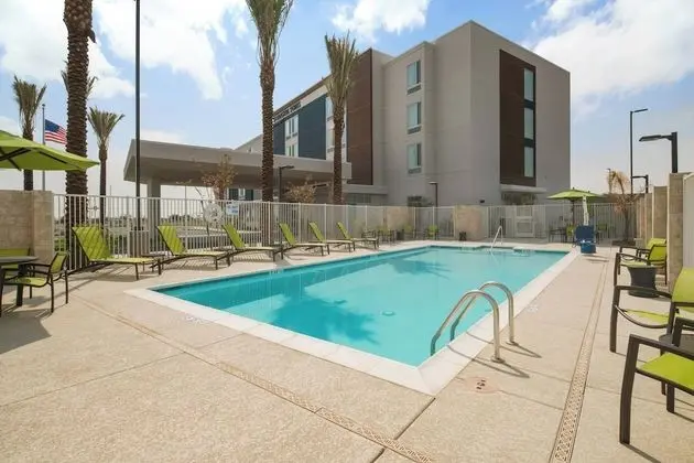 SpringHill Suites by Marriott Phoenix Goodyear - Havuz