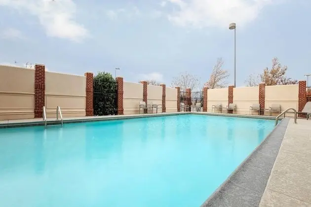Springhill Suites Marriott Quail Springs - Havuz
