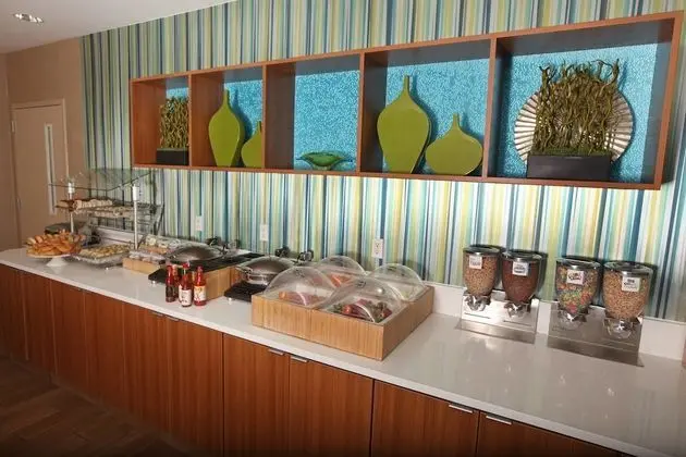 SpringHill Suites by Marriott Sioux Falls - Kahvaltı