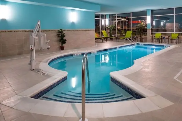 SpringHill Suites by Marriott Springfield Southwest - Havuz
