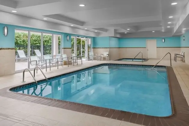 Springhill Suites by Marriott Warwick - Havuz