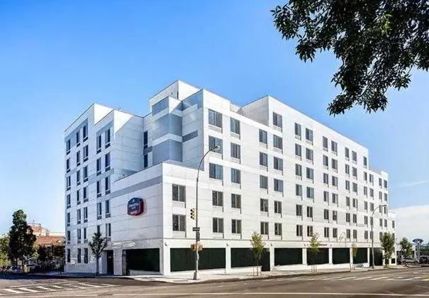 SpringHill Suites New York LaGuardia Airport