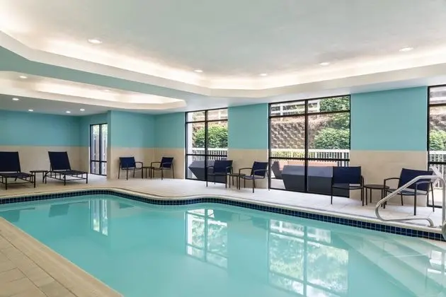 SpringHill Suites West Mifflin - Havuz