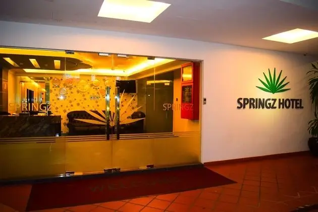 Springz Hotel Bukit Jalil - Dış Mekan
