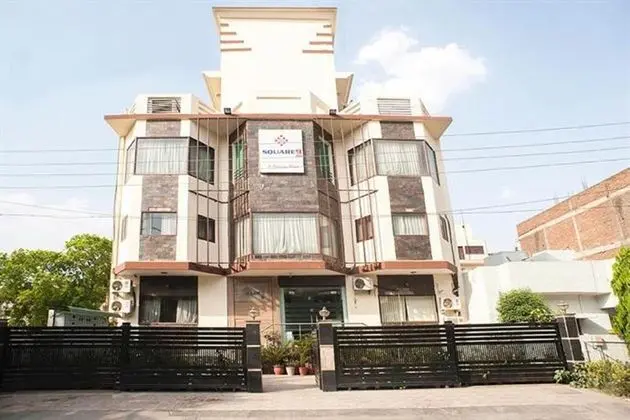 Hotel Square 9 Inn