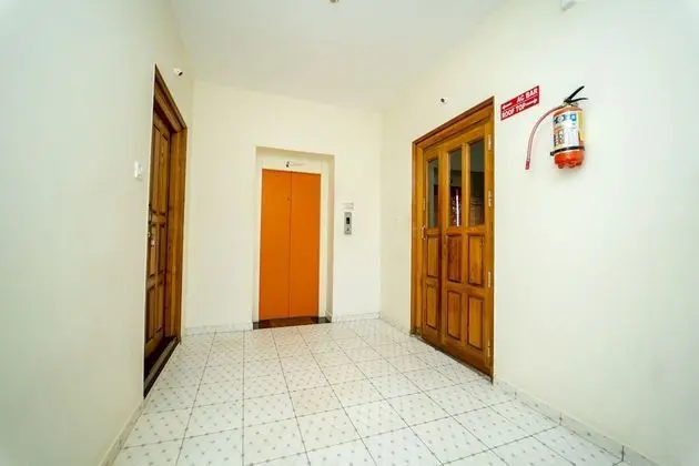 SR Residency - Lobi